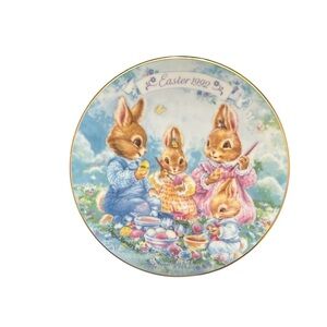 vintage Avon 1992 "Colorful Moments" Easter plate.